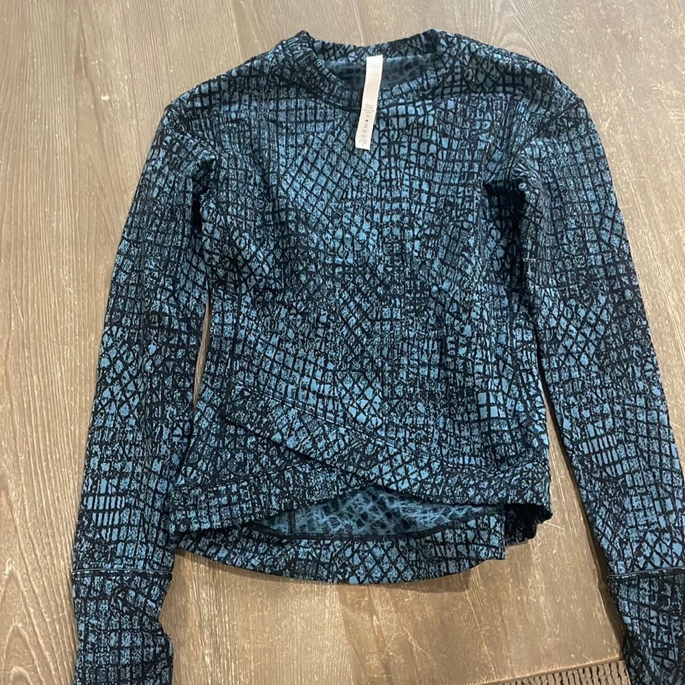 Lululemon long sleeve shirt